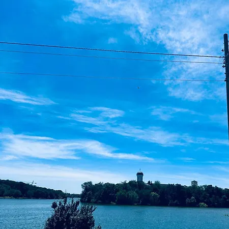 In Regim Bükreş
