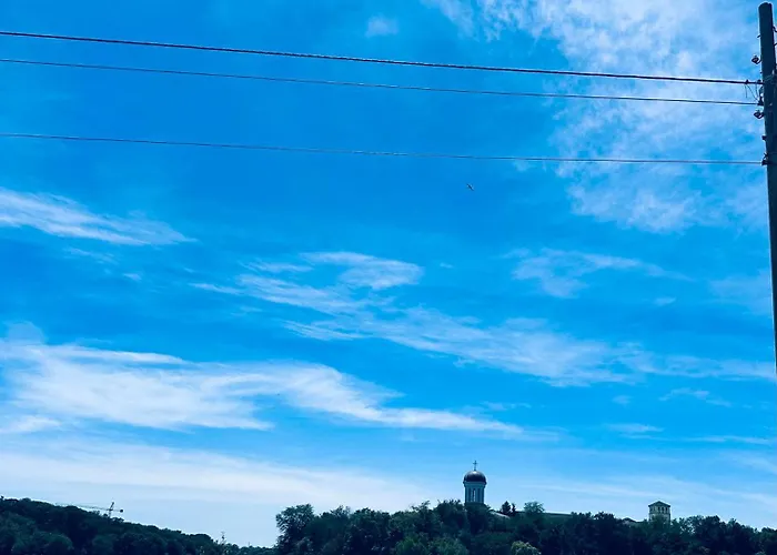 In Regim Бухарест